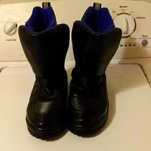 Bass snow boot size 7 men 8 women